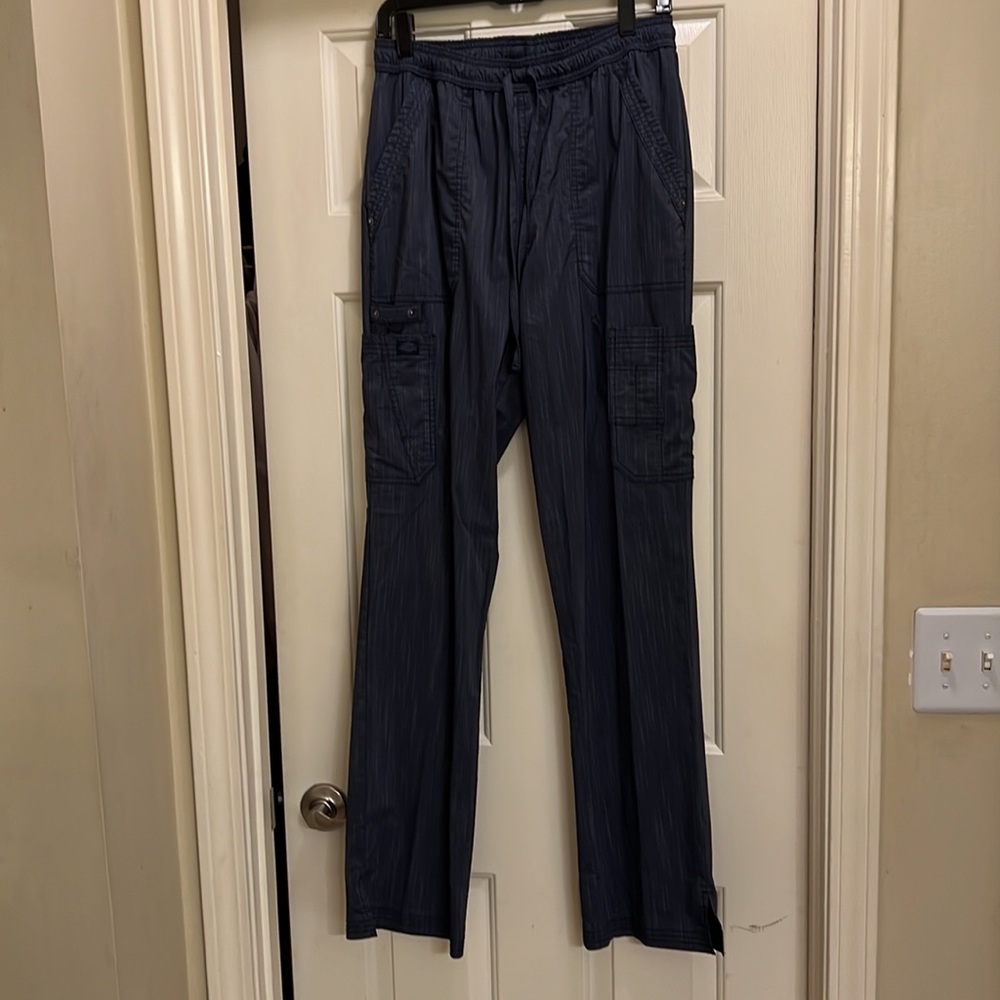 Dickies scrubs blue denim Large shirt and Medium/ Tall length pants - Picture 3 of 4